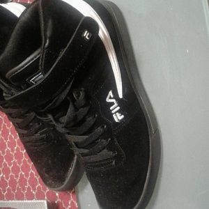 Fila velour sneakers size 9